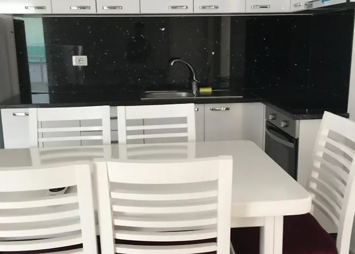 Kledi-hotel & Apartman Shëngjin
